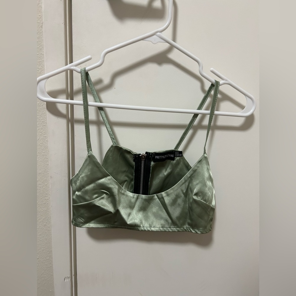 Pretty little thing cropped strap tank top in light green xs